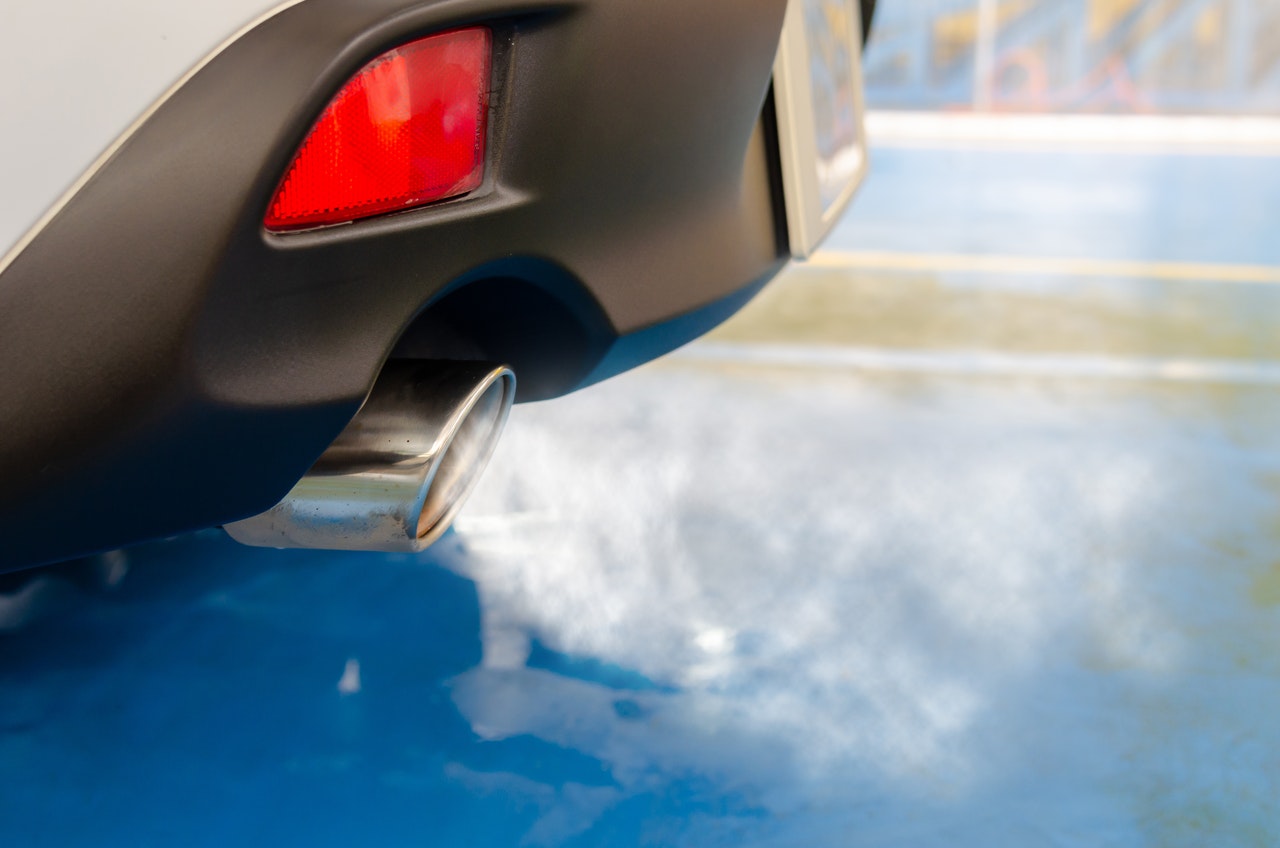 8-reasons-grey-smoke-from-diesel-exhaust-when-accelerating