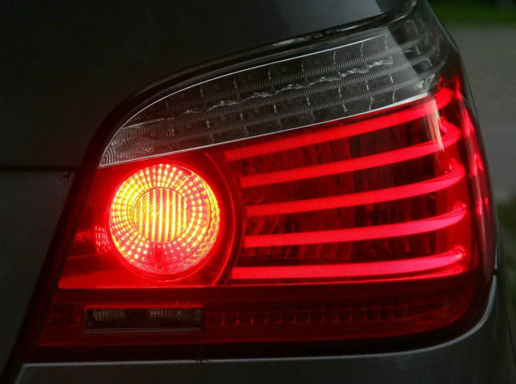 How Much Does It Cost To Replace A Brake Light