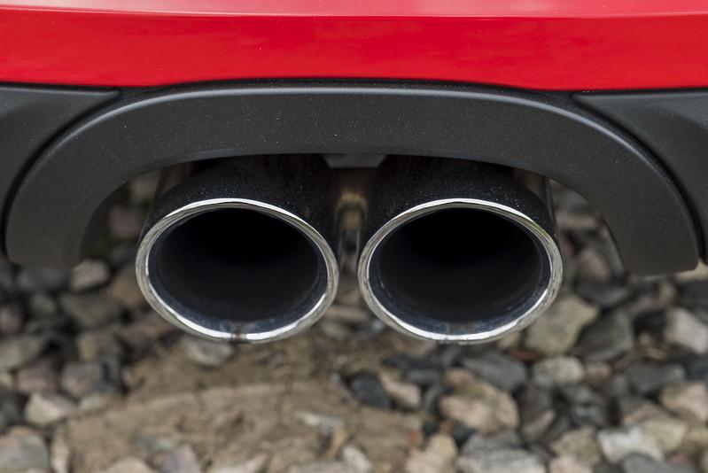 the right Exhaust Tip